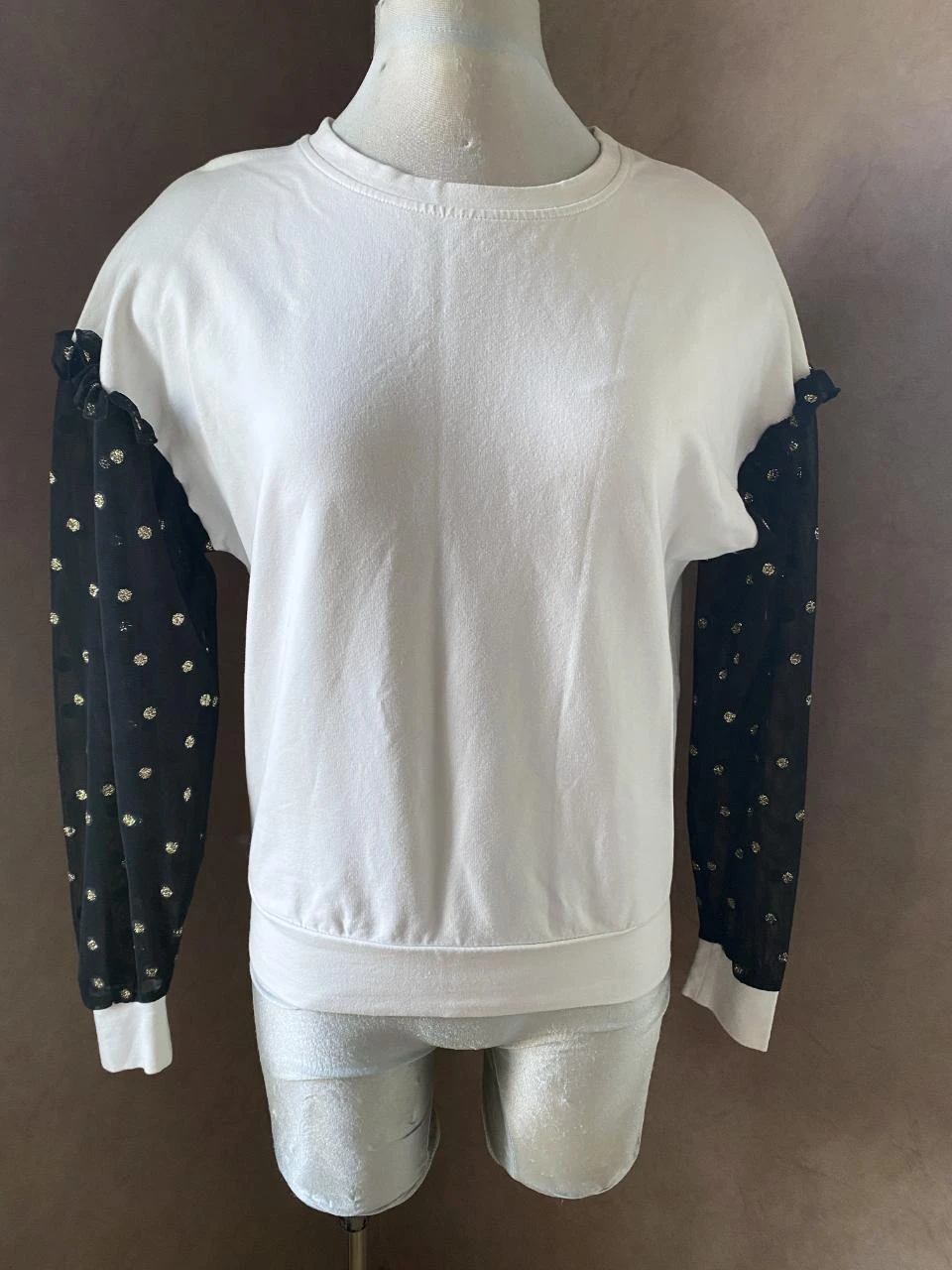 Sweat Rinascimento T36 blanc manches voile noir à pois dorés – chic & original